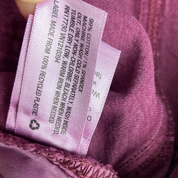 Universal Thread Women's High Waist berry midi Magenta Jean Denim Shorts size 12 - Picture 11 of 11